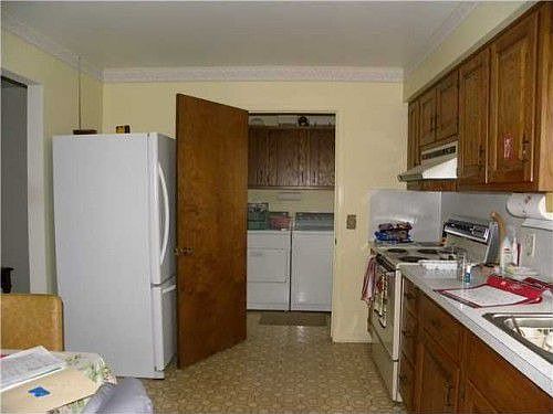 4th image of 12108 W Bancroft St