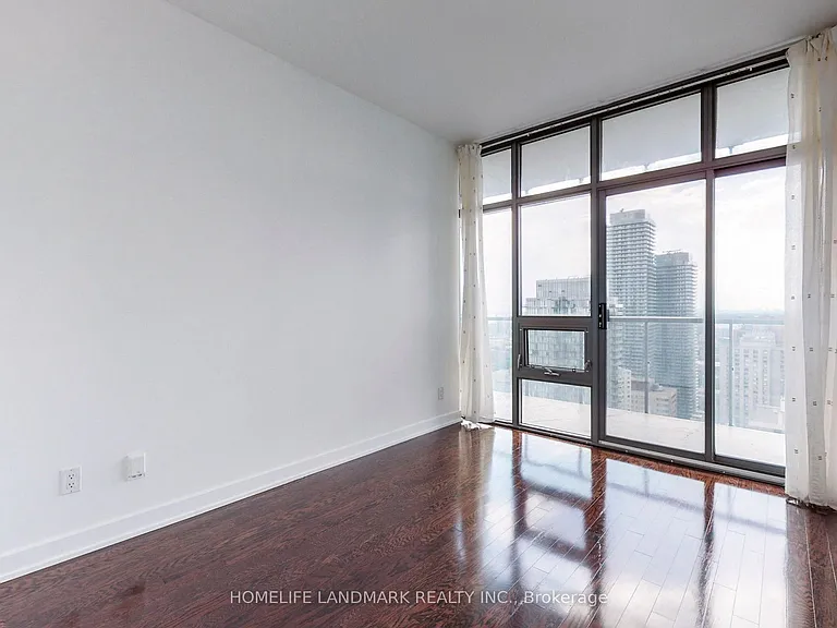 33 Charles St E #3406 — Photo 27