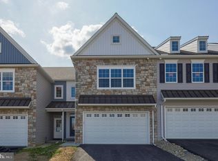 2484 Spring Water Cir, Lancaster, PA 17601