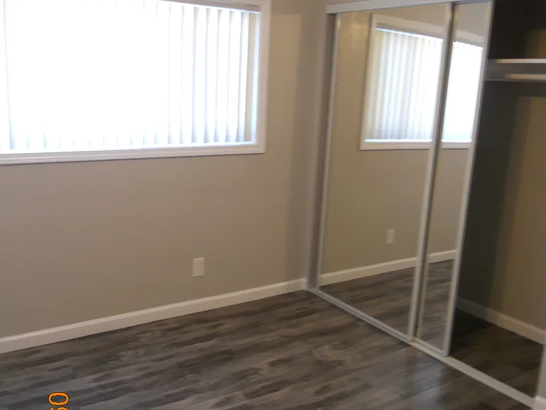 14517 Larch Ave #13 — Photo 5