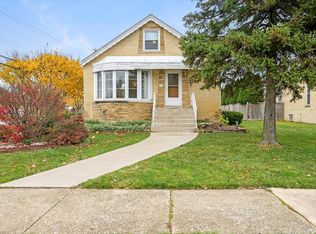 1901 Suffolk Ave, Westchester, IL 60154