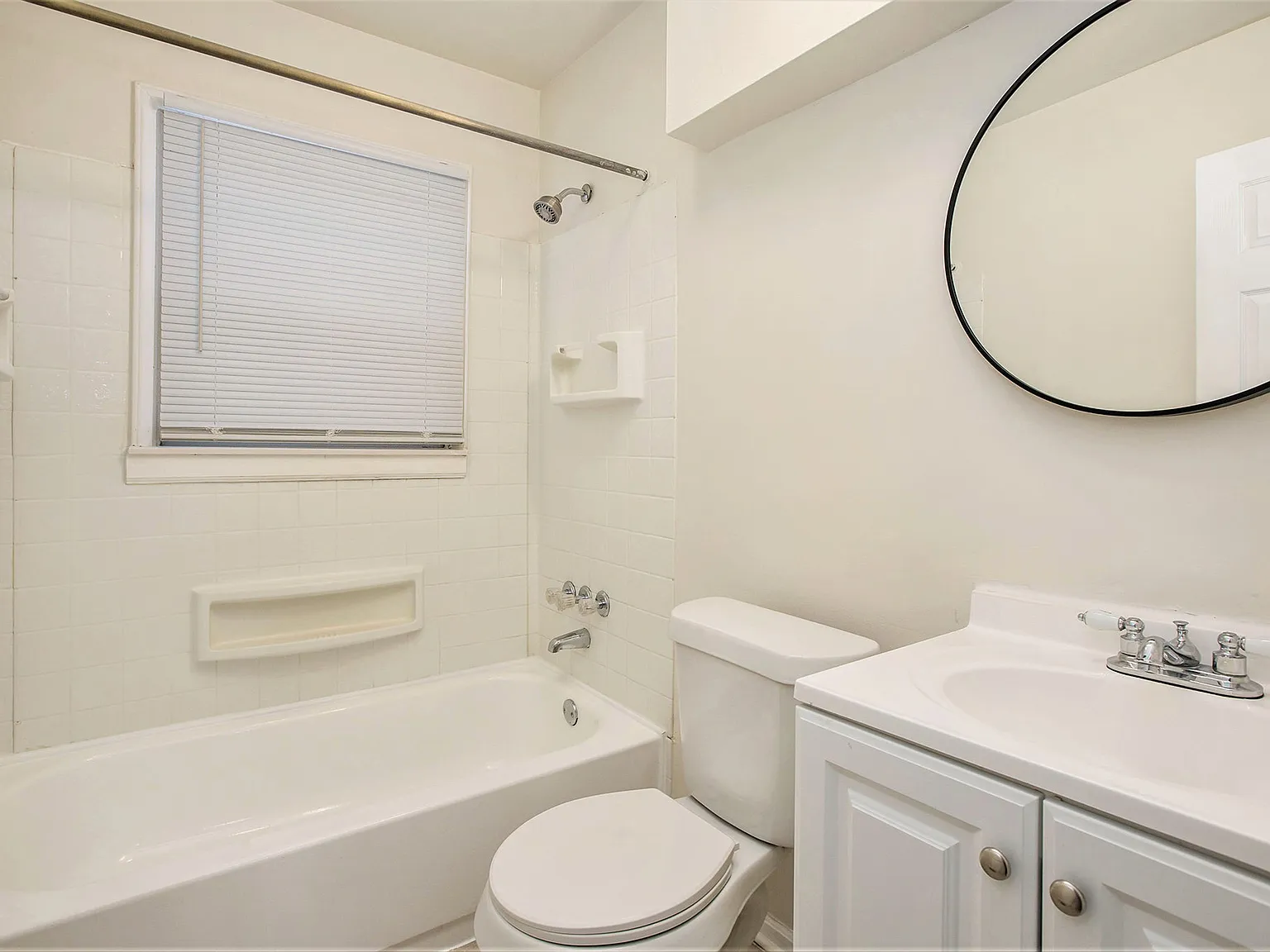 3 bed, 1200 sqft, $1,600 — Photo 4