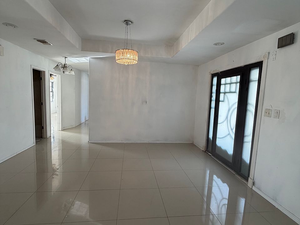 1st image of 305 San Luis Dr