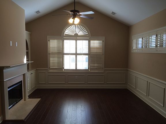 3rd image of 127 Owens Farm Ln
