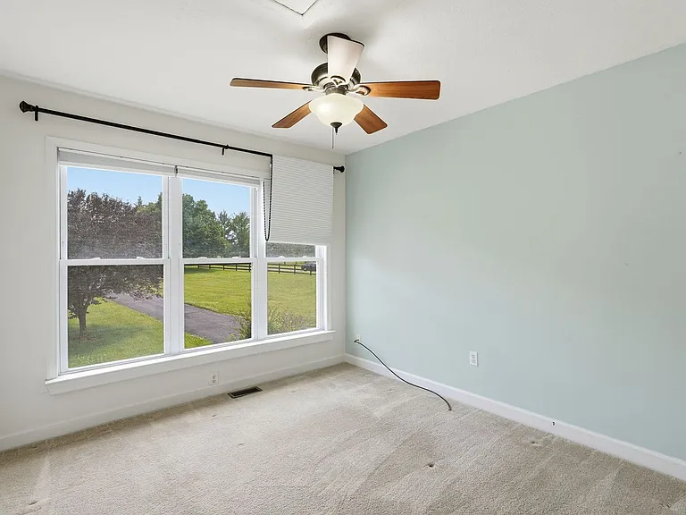 131 Stonedown Ln — Photo 11
