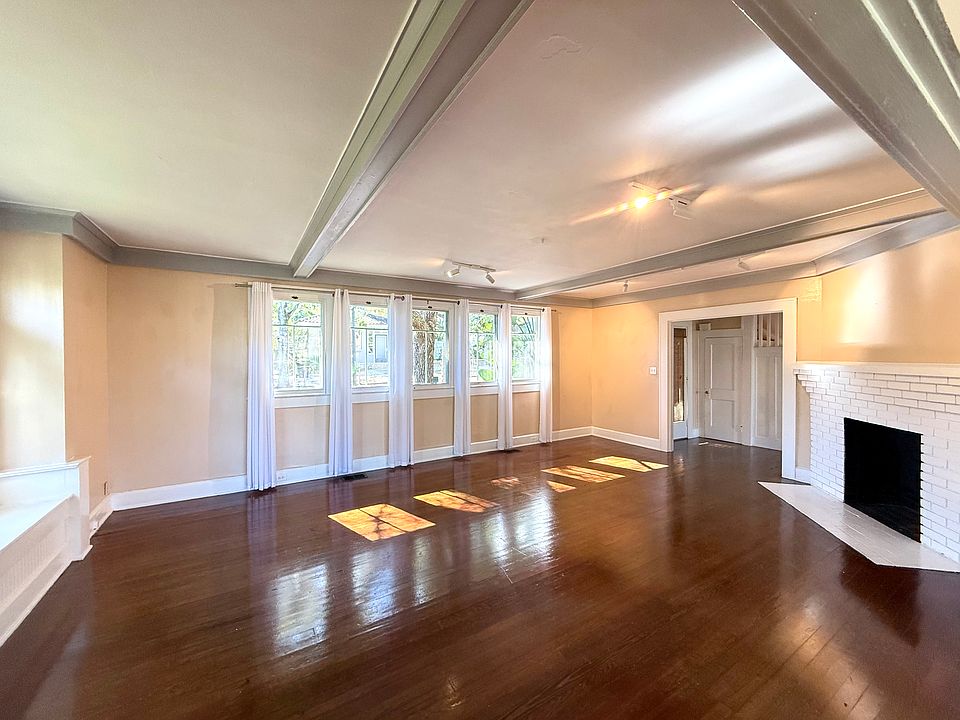 1st image of 625 10th Ave S
