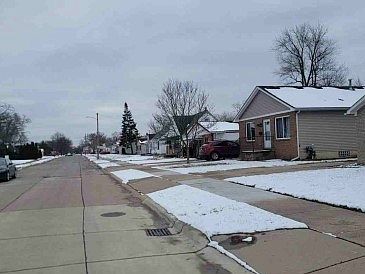 3rd image of 23257 Stewart Ave