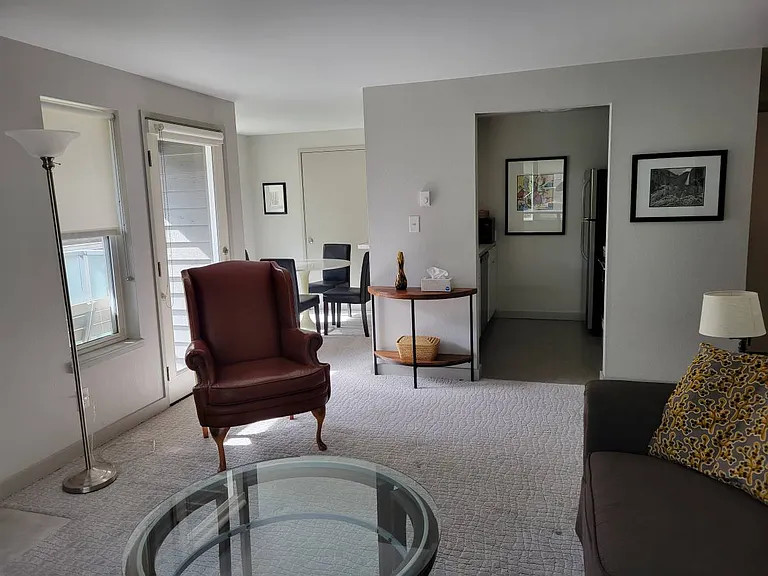 1922 Franklin Ave E #2E — Photo 9