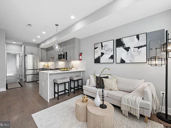 4th image of 1632 K St NE #3