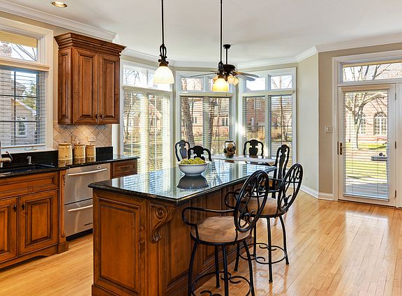 4th image of 1820 Darien Club Dr