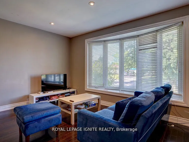 53 Sundance Cres #MAIN FL — Photo 21