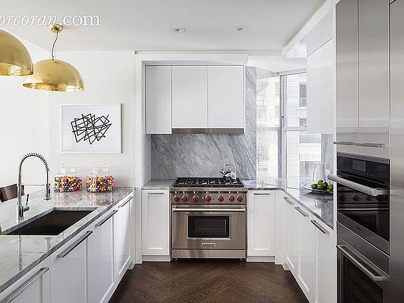 3rd image of 344 W 72nd St #802