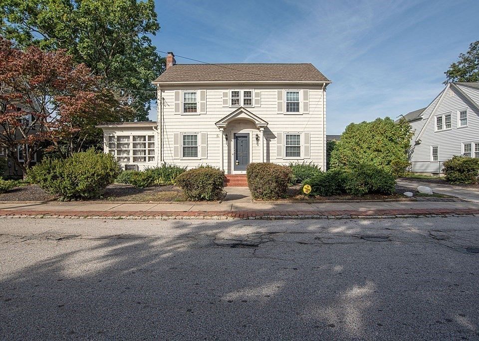 81 Knollwood Ave, Cranston, RI 02910 Zillow