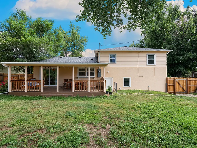 2506 Lelaray St — Photo 35
