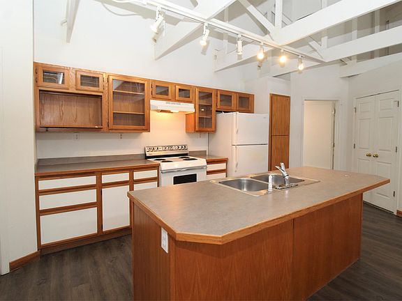2nd image of 1017 N Molly Ct