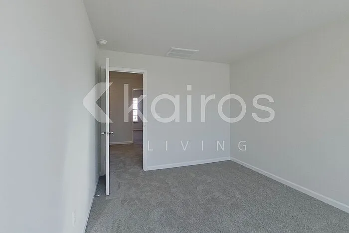 2083 Banyan Cir — Photo 18