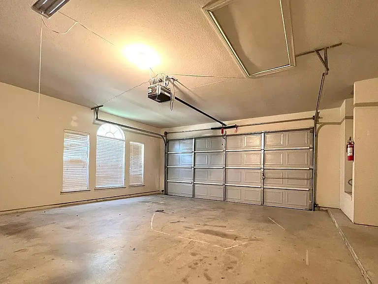 1418 Kingsley Dr — Photo 19