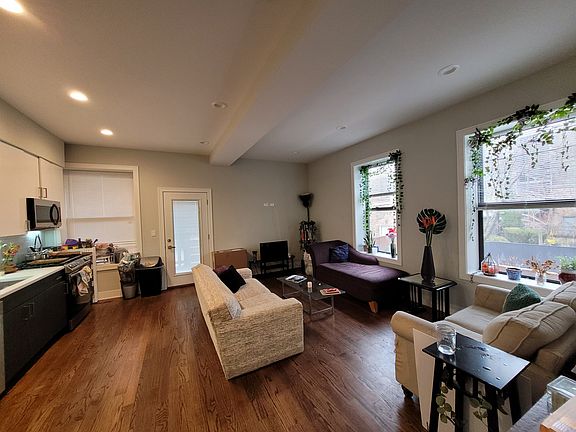 4th image of 1472 W Summerdale Ave Unit 1RE