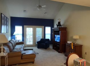 104 Peregrine Ln, Hummelstown, PA 17036