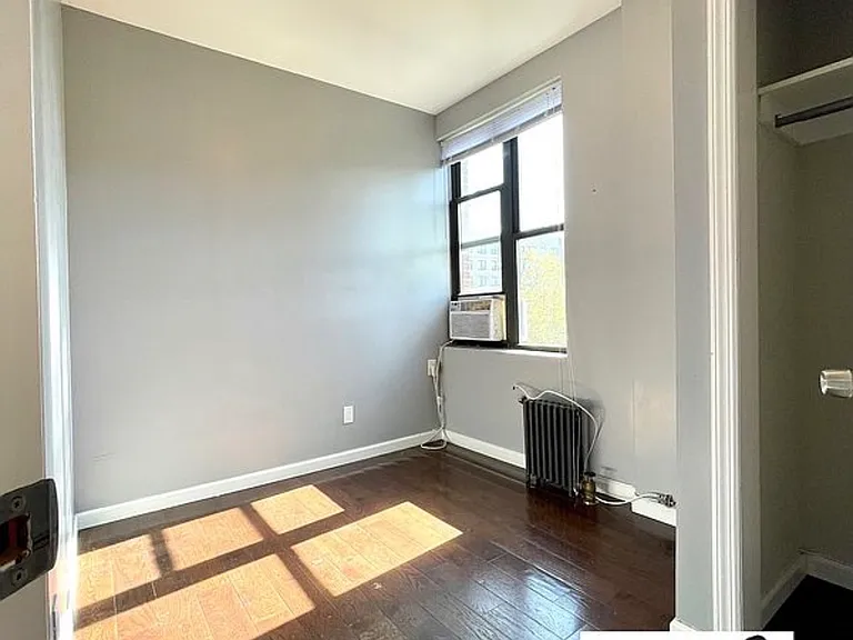 820 Riverside Dr #4A — Photo 4