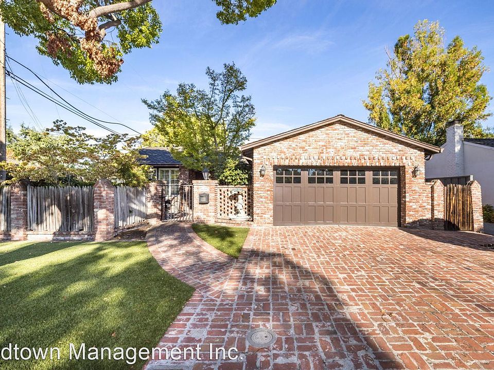 1st image of 619 Saint Claire Dr