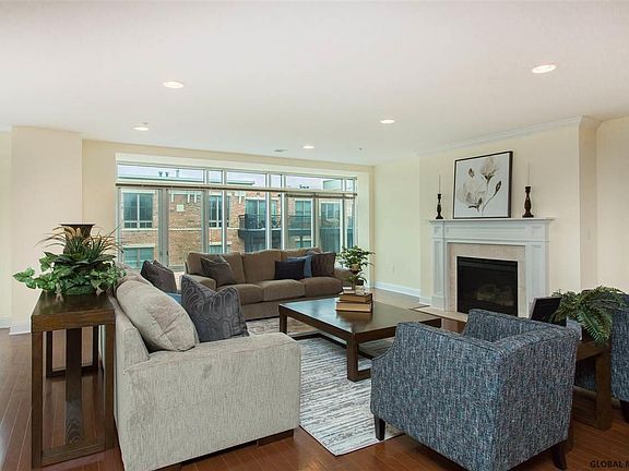 2nd image of 18 Division St APT 610