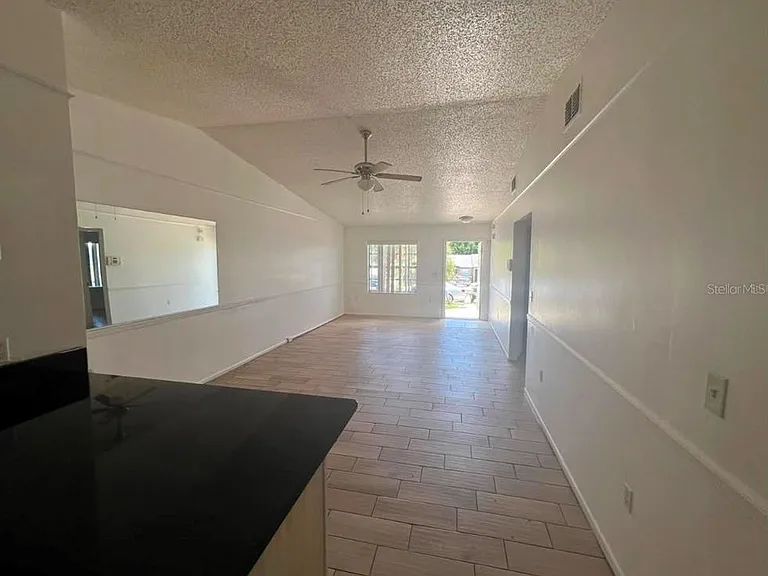 1109 Woodman Way — Photo 3