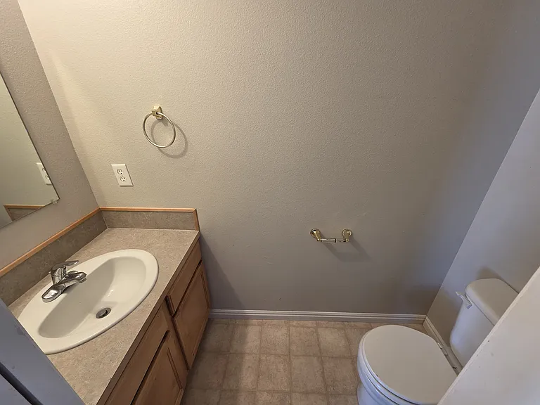 3530 Greenfield Dr — Photo 9