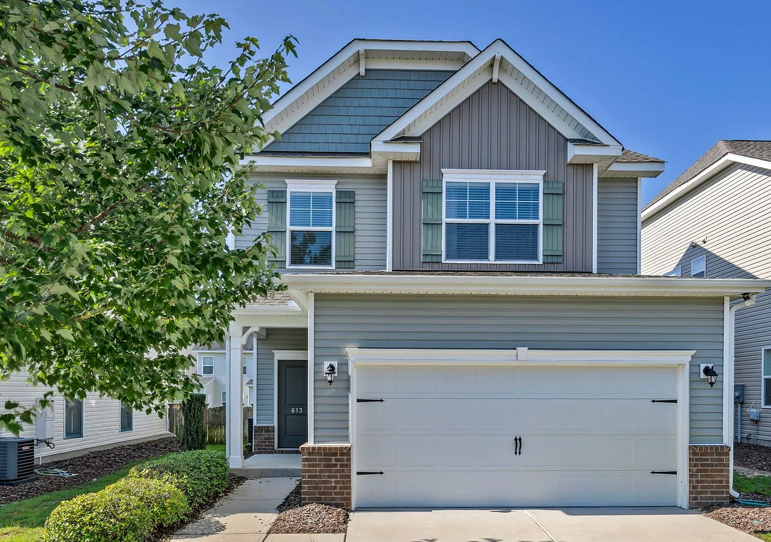 Pristine Home In Pinnacle Ridge In Lake Carolina — Photo 1