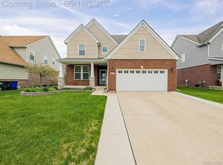 7994 Chestnut Dr, Westland, MI 48185