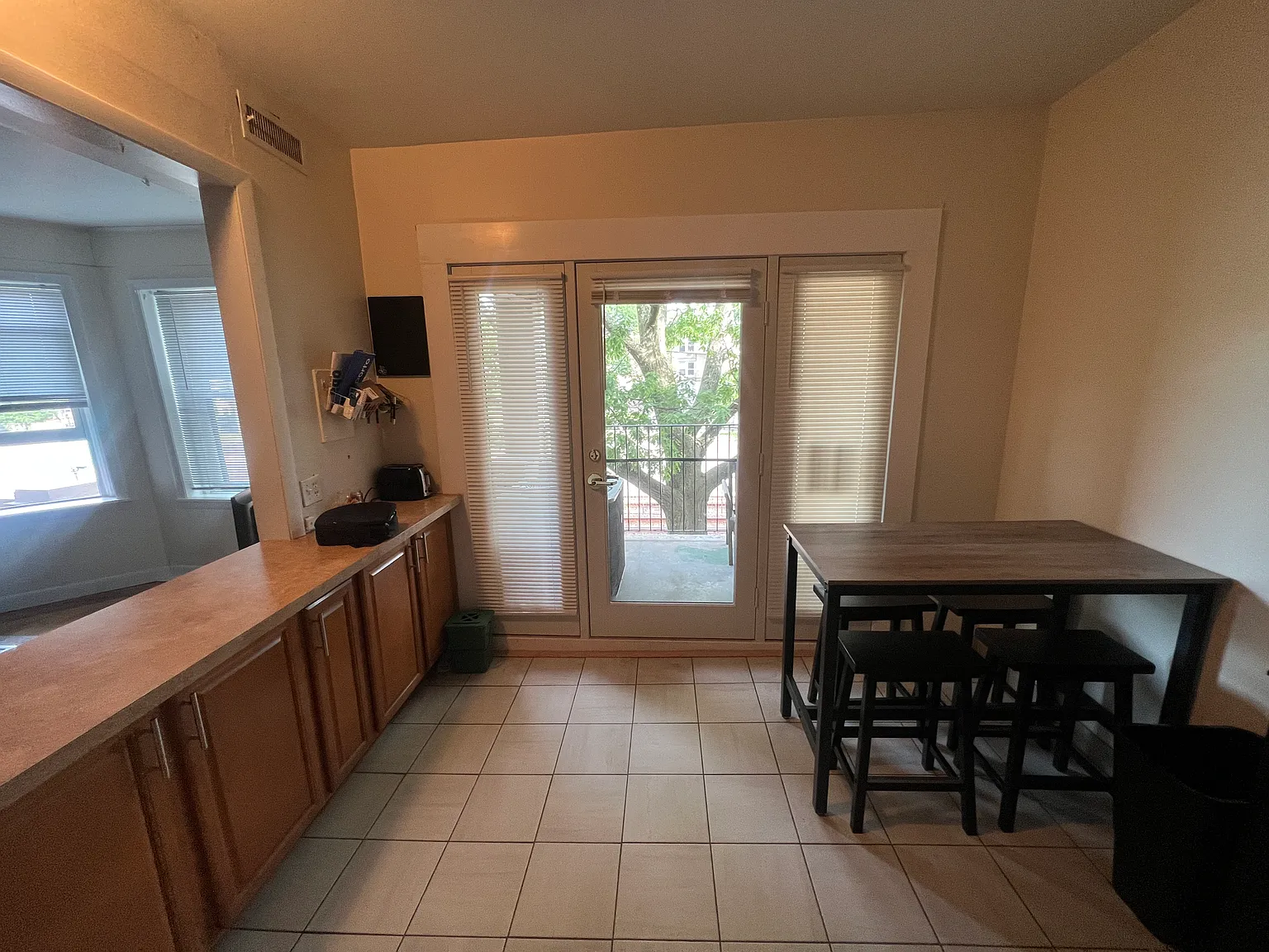 3 bed, 1.5 bath, $3,575 — Photo 4