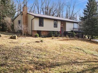 196 Linnell Dr, Granville, OH