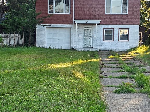 2nd image of 6 Palos Pl