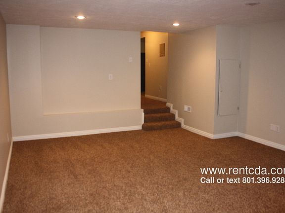 4th image of 3106 W Elmwood Dr