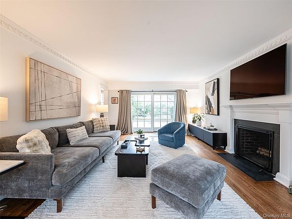 3rd image of 126 Northwoods Road