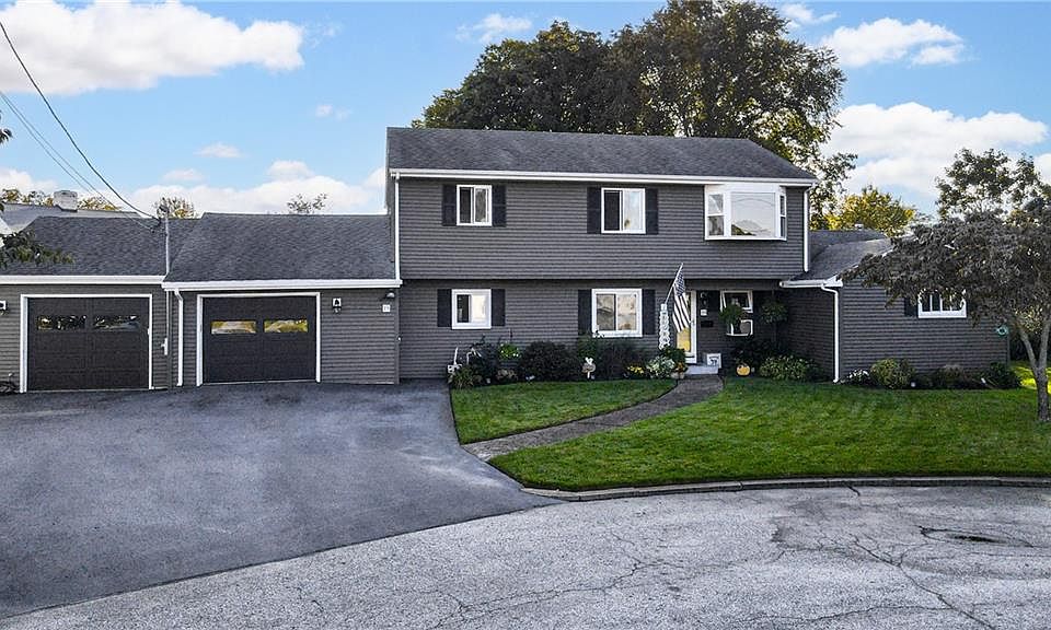 1st image of 19 Larchwood Dr
