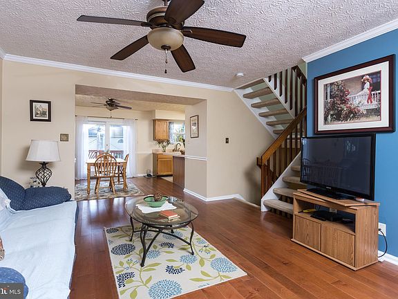 4th image of 1247 Athens Ct