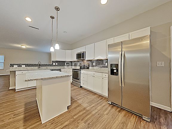 4th image of 109 Richland Ln