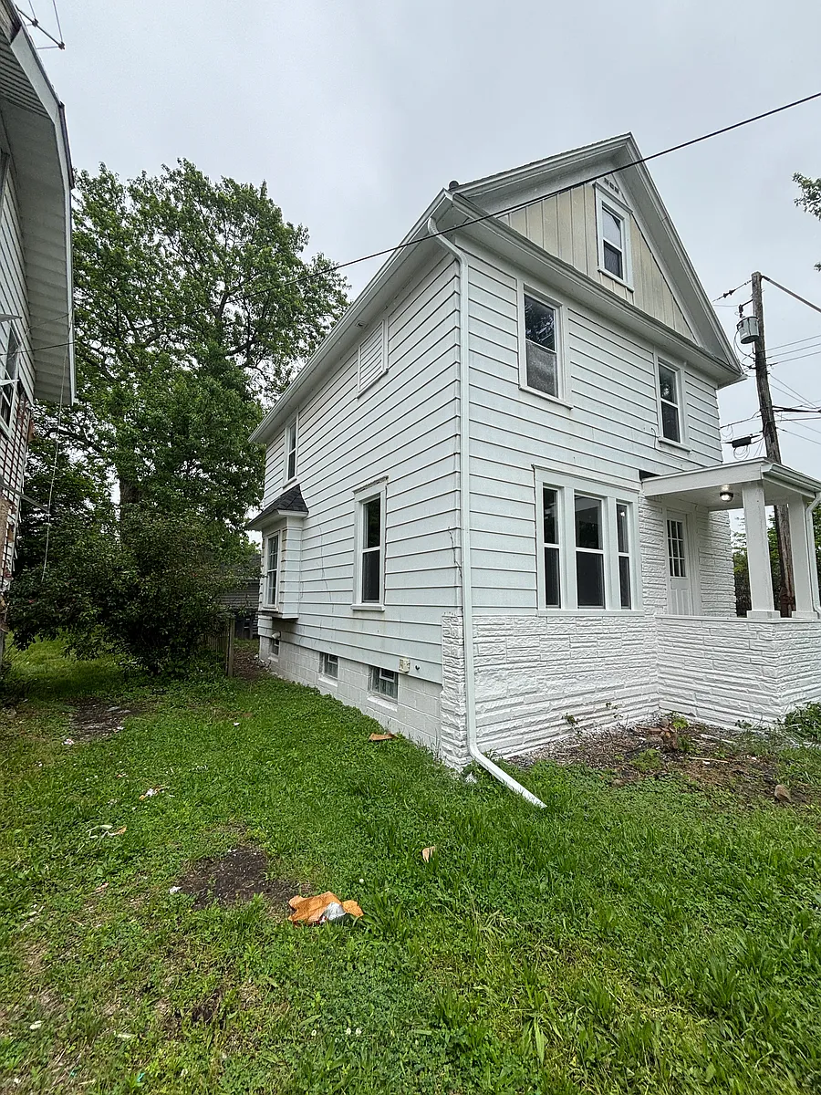 Building Photo - 2469 28th St SW