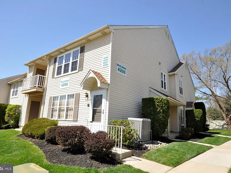 4208 Adelaide Dr #B — Photo 2