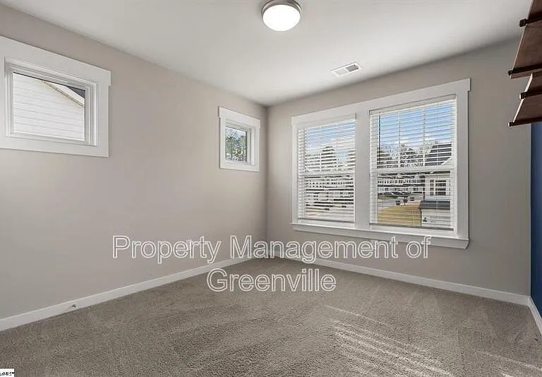 100 Grey Oak Trl — Photo 23
