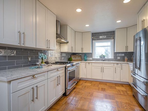 4th image of 1164 Truman St