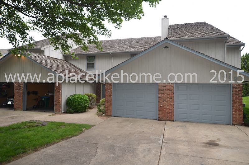 1st image of 315 NE Timbercreek Dr