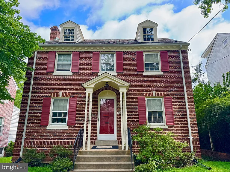 4619 Yuma St NW — Photo 1