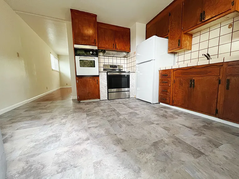 24376 Margaret Dr #24376 — Photo 5