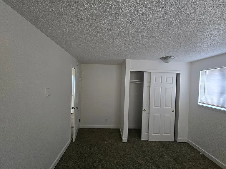 1715 Center Ave #1 — Photo 40