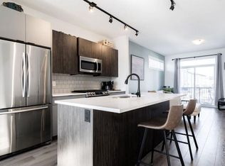2416 210th Ave SE, Calgary, AB T2X 1K4