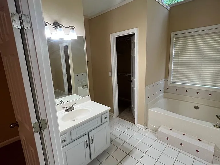 824 Georgian Point Dr — Photo 20