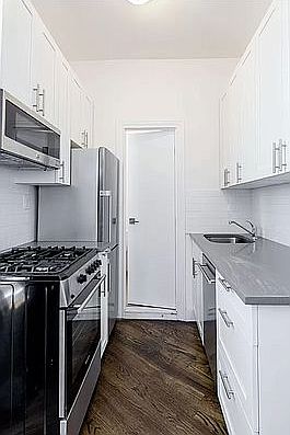 4th image of 119 W 15th St #4RE