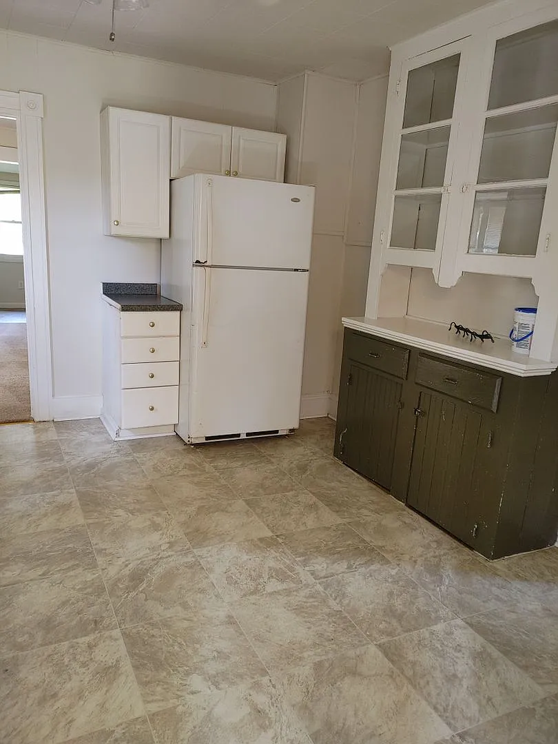 5 Carroll Ave photo 1